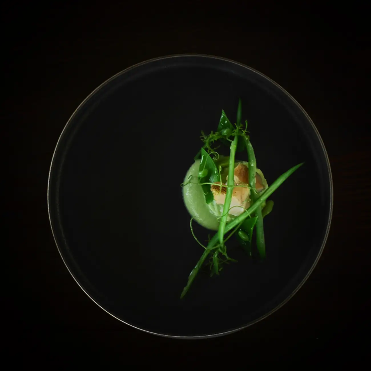 Minimal seasonal green dish